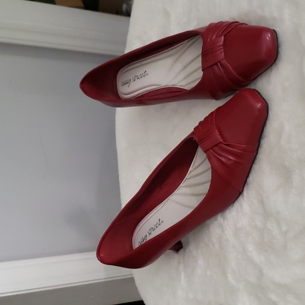 Red Pumps - image 1